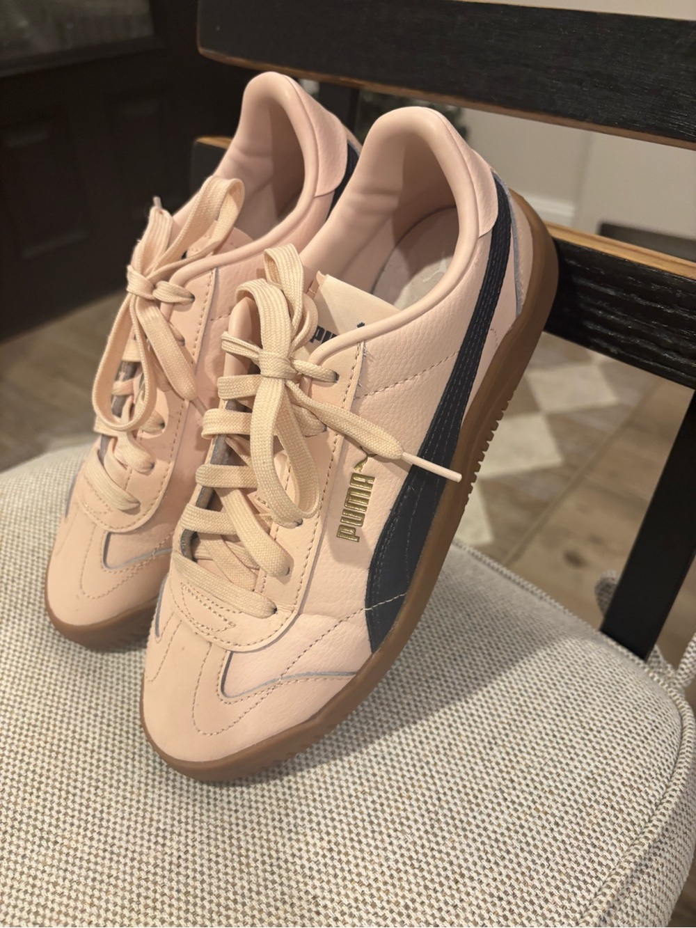 Puma Women's Pale Pink Classic Sneaker with Black Stripe - Size 7.5 NWT